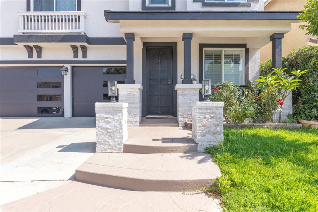 Residential Lease for rent at 15736 Home Court, Fontana CA featuring 5 beds and 3 baths