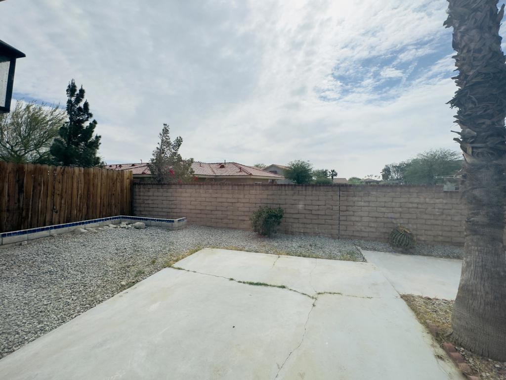 Residential Lease for rent at 3282 N Mica Drive, Palm Springs CA featuring 2 beds and 1 bath
