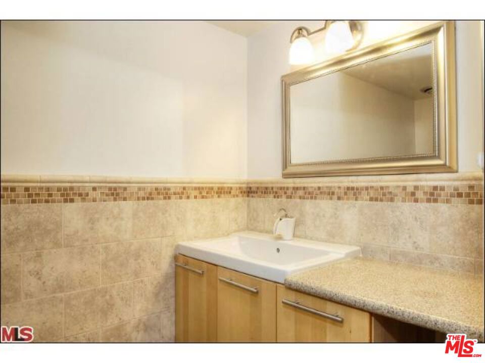 Residential Lease for rent at 318 N Maple Drive C106, Beverly Hills CA featuring 3 beds and 3 baths