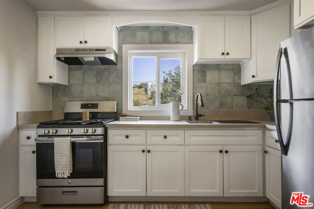 Residential for sale at 3206 Betty Drive, Los Angeles CA featuring 2 beds and 1 bath