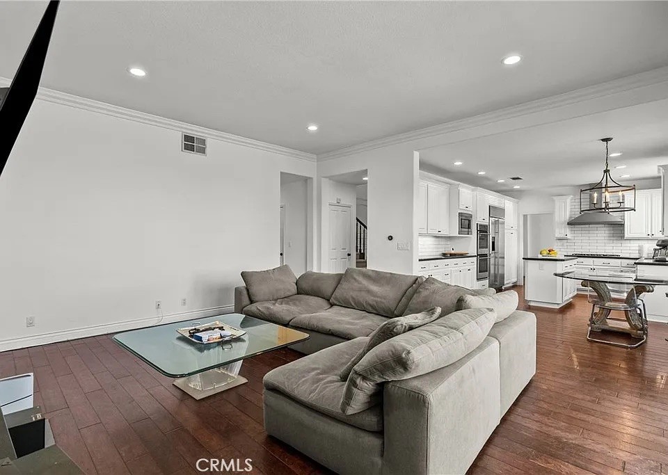 Residential Lease for rent at 3450 Malaga Court, Calabasas CA featuring 5 beds and 4 baths