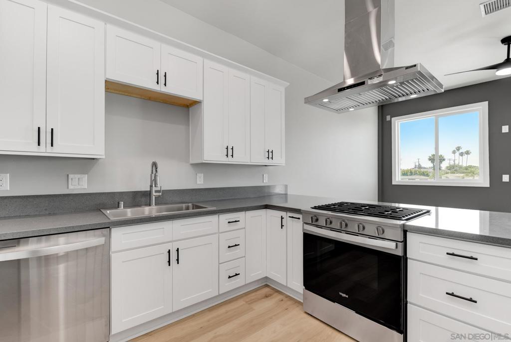 Residential Lease for rent at 5432 Churchward, San Diego, San Diego County CA featuring 3 beds and 2 baths