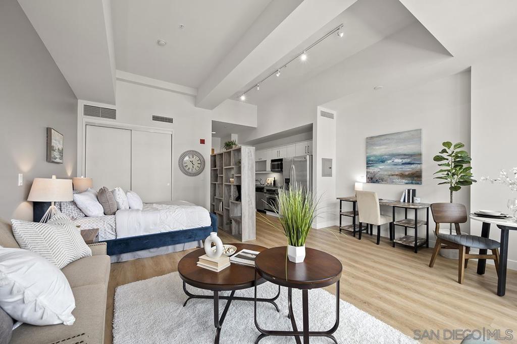 Residential Lease for rent at 350 W Ash Street W 1006, San Diego CA and 1 bath