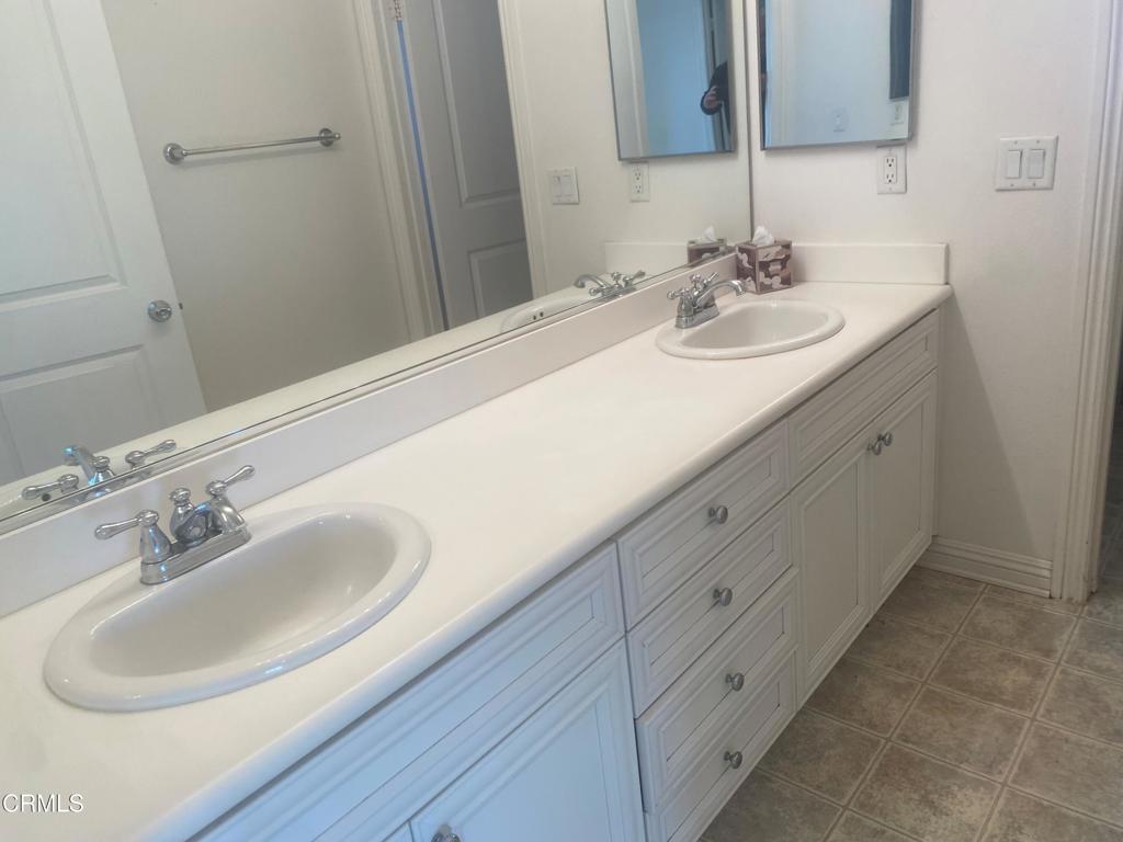 Residential Lease for rent at 3630 Dunkirk Drive, Oxnard CA featuring 3 beds and 3 baths