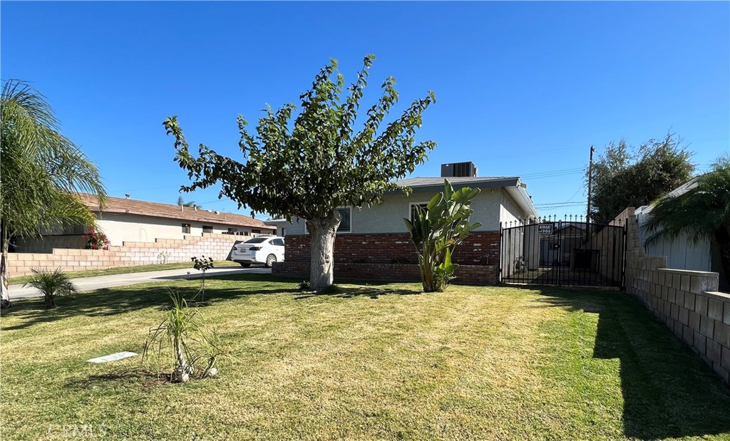Residential Lease for rent at 722 Forest Park Drive, Riverside CA featuring 3 beds and 2 baths
