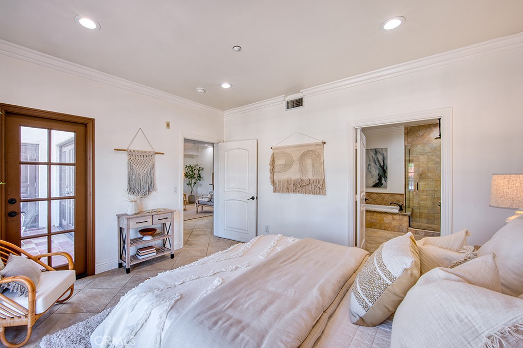 Residential Lease for rent at 1520 N. El Camino Real 11, San Clemente CA featuring 2 beds and 3 baths