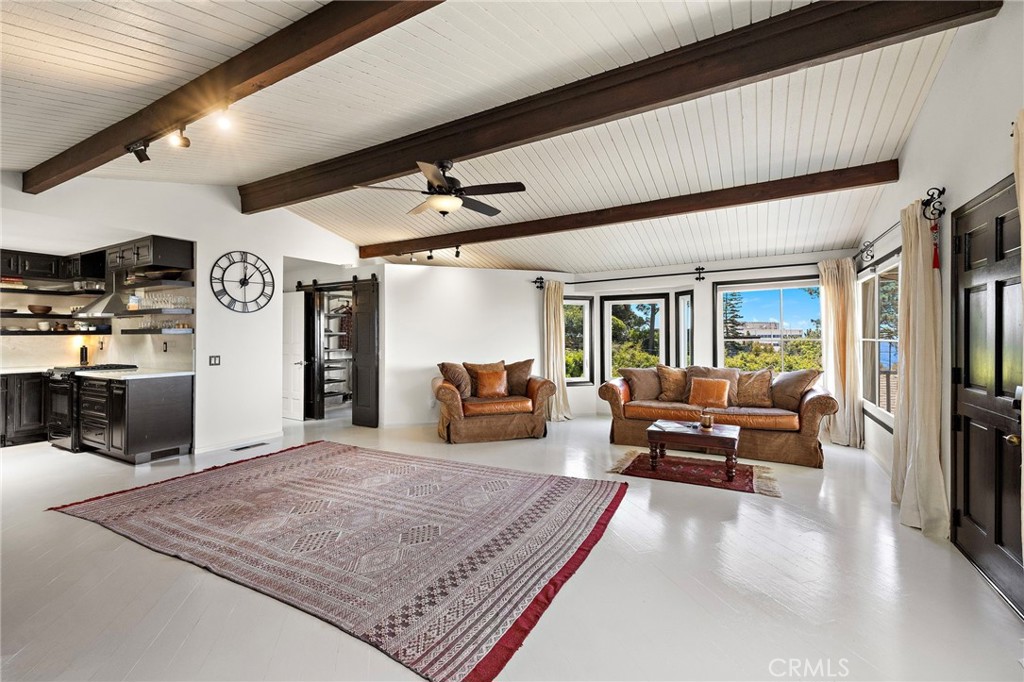 Residential Lease for rent at 31706 Scenic, Laguna Beach, Orange County CA featuring 2 beds and 2 baths