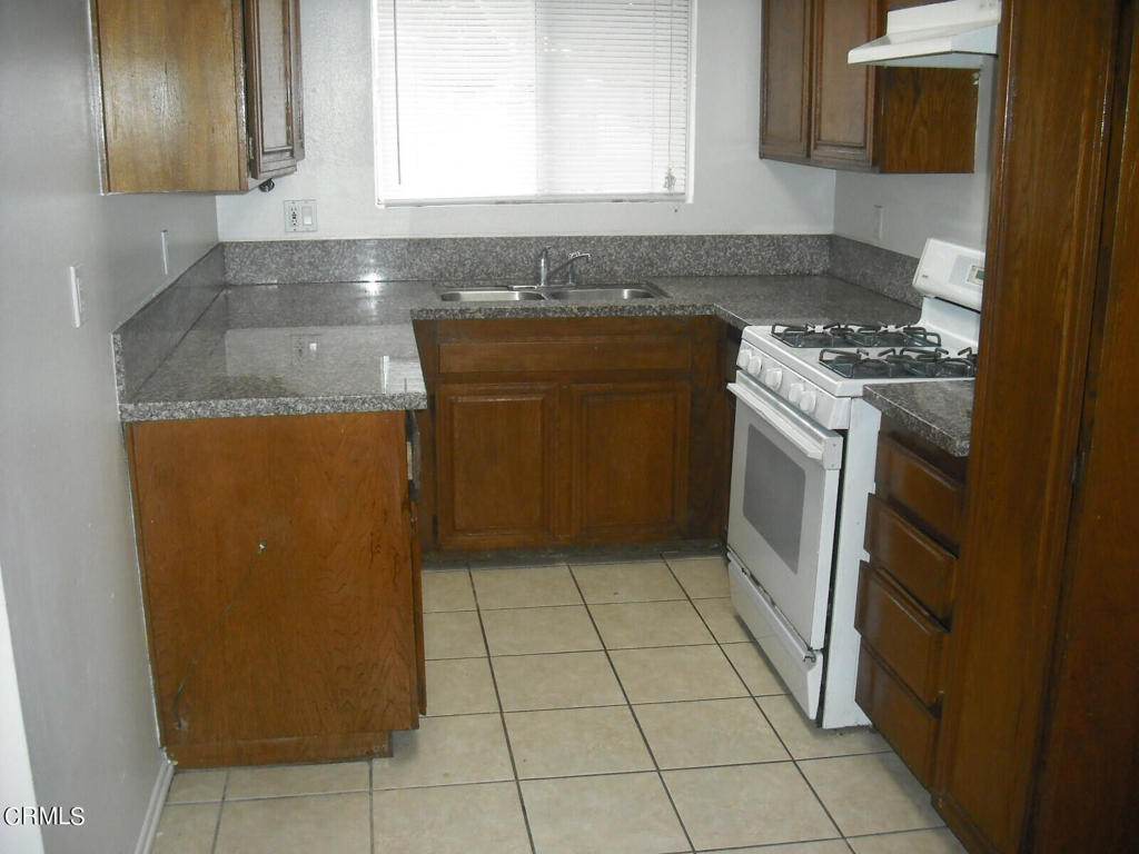 Residential Lease for rent at 2577 Rudder Avenue, Port Hueneme CA featuring 2 beds and 1 bath
