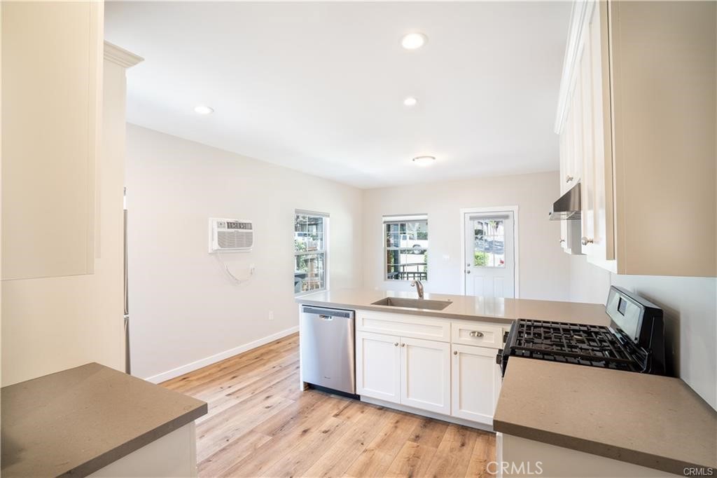 Residential Lease for rent at 90 E Sierra Madre, Sierra Madre CA featuring 1 bed and 1 bath
