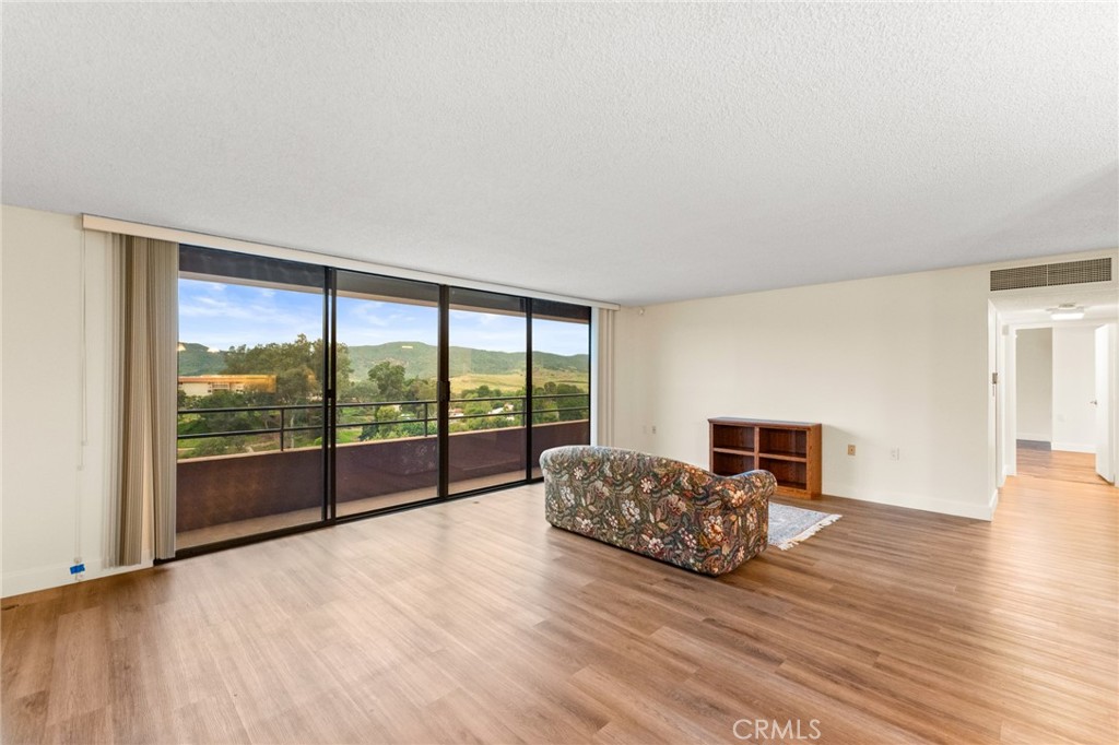Residential Lease for rent at 24055 Paseo Del Lago 861, Laguna Woods CA featuring 2 beds and 2 baths
