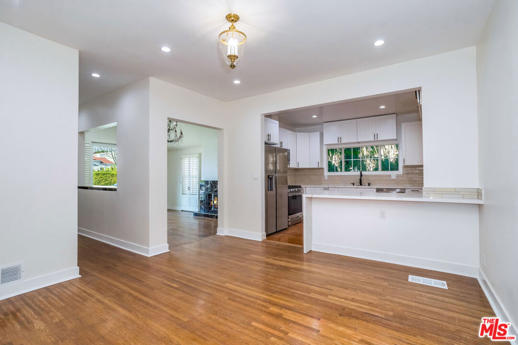 Residential Lease for rent at 152 S Wetherly Drive, Beverly Hills, Los Angeles County, CA featuring 3 beds and 4 baths