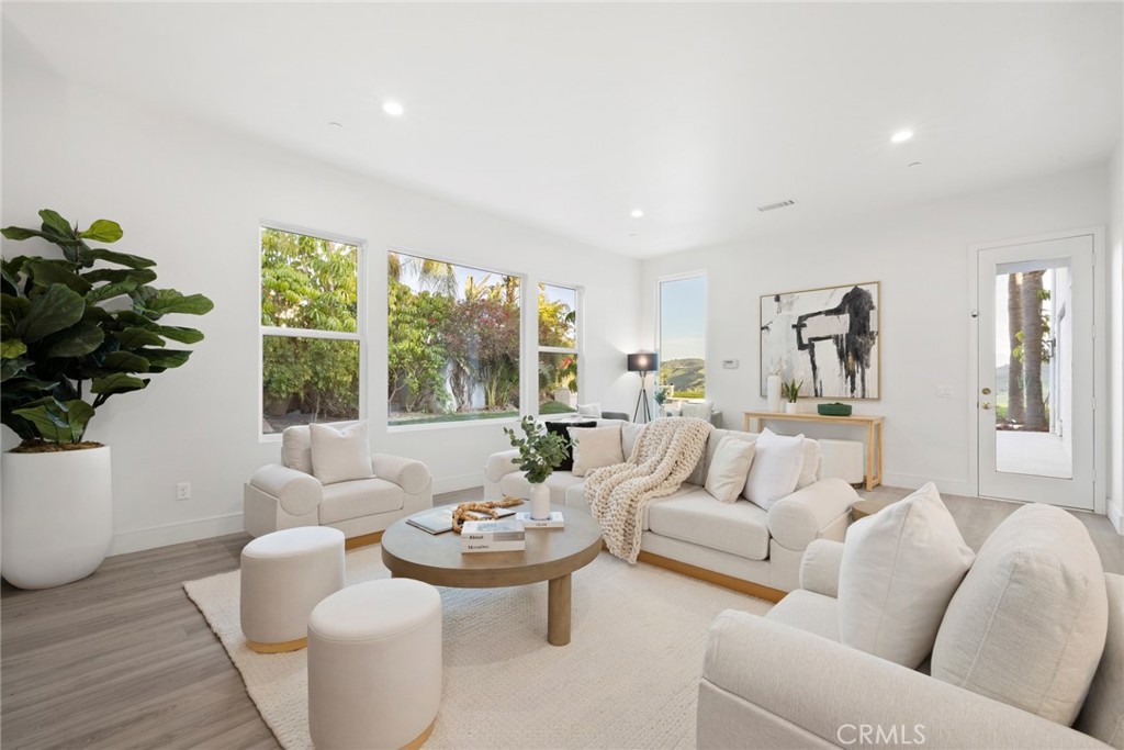 Residential Lease for rent at 5704 Lyon Court, Calabasas CA featuring 5 beds and 6 baths