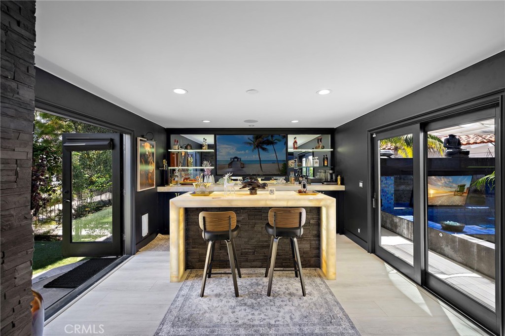 Residential Lease for rent at 234 Via Graziana, Newport Beach CA featuring 4 beds and 4 baths