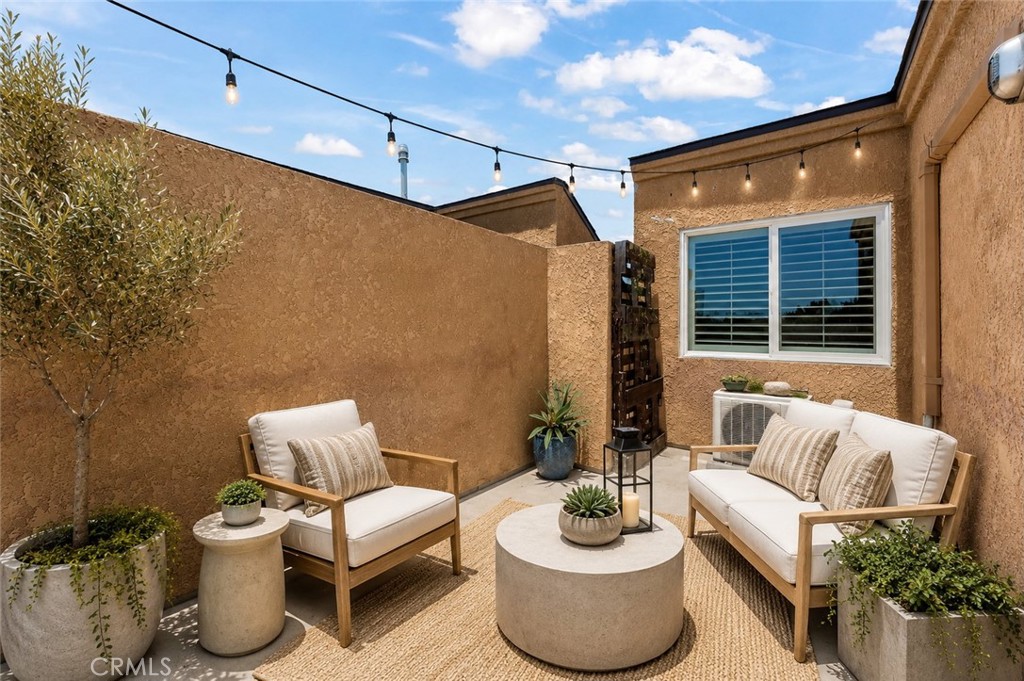 Active for sale at Long Beach, CA, Long Beach, CA CA and 2 baths