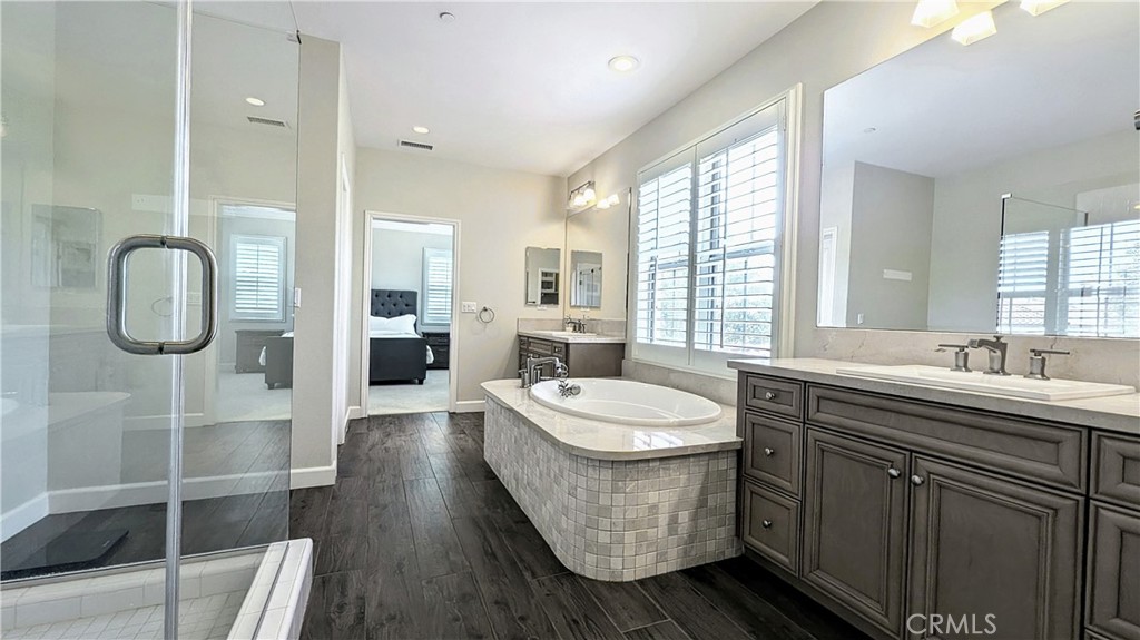 Residential Lease for rent at 39 Rolling Green, Irvine, Orange County CA featuring 4 beds and 4 baths