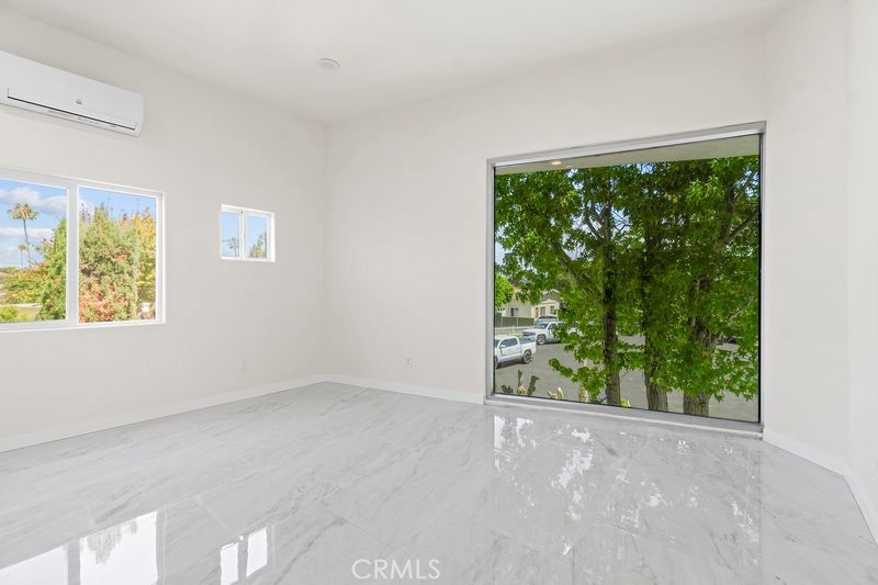 Residential Lease for rent at 1580 san bernardino, Costa Mesa, Orange County CA featuring 4 beds and 5 baths
