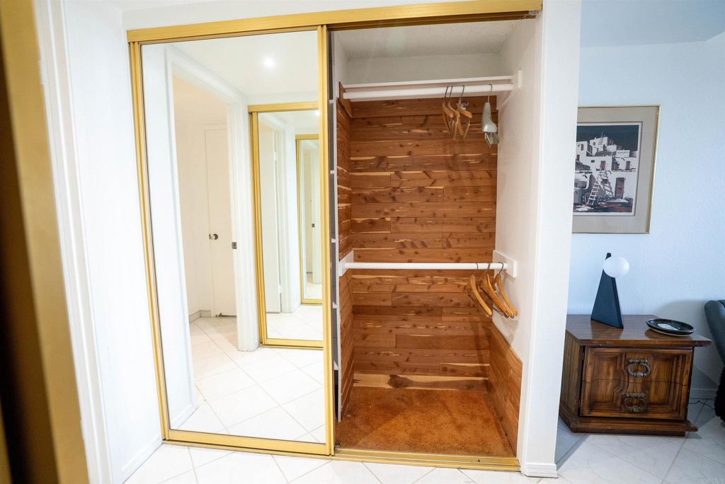 Residential Lease for rent at 3098 Rue D'Orleans 311, San Diego CA featuring 1 bed and 1 bath