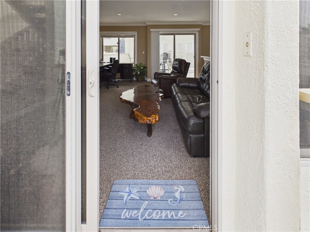 Residential Lease for rent at 711 Pacific Coast Highway 325, Huntington Beach CA featuring 2 beds and 1 bath