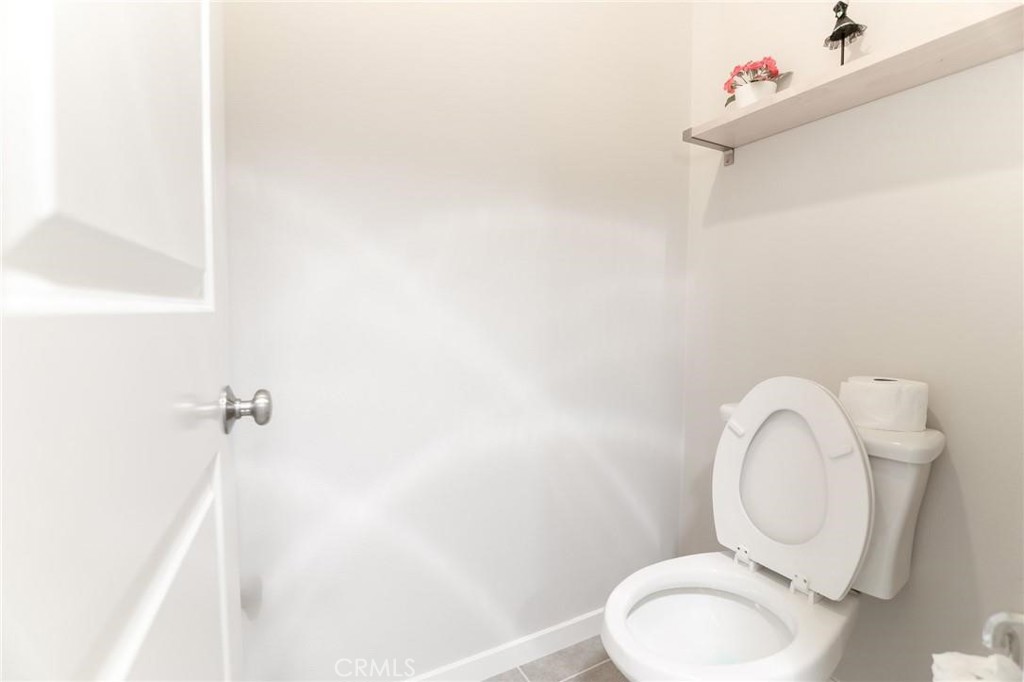 Residential Lease for rent at 101 Tallowood, Irvine CA featuring 3 beds and 3 baths