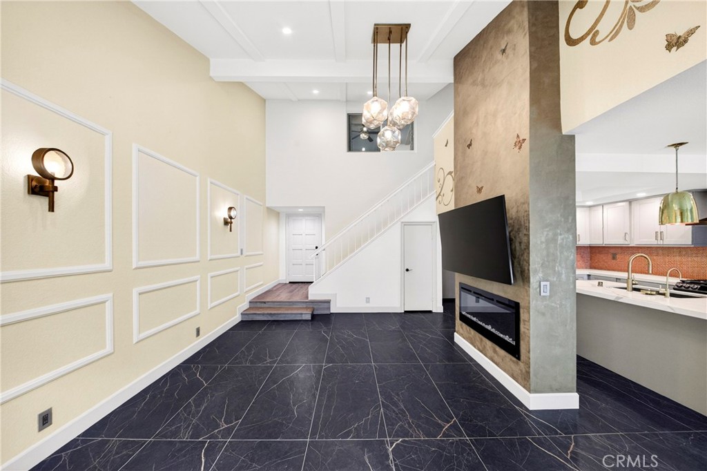 Residential Lease for rent at 1034 Creekside Drive, Fullerton, Orange County CA featuring 2 beds and 3 baths