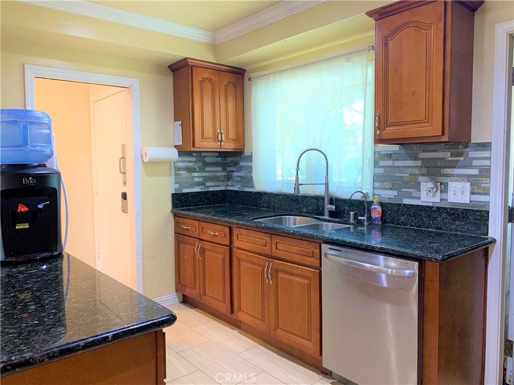 Residential Lease for rent at 1638 Grove Place, Fullerton CA featuring 4 beds and 2 baths