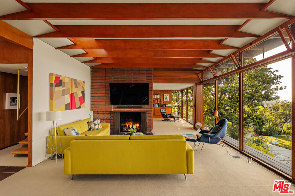 Residential for sale at , Sherman Oaks, Los Angeles CA featuring 4 beds and 5 baths