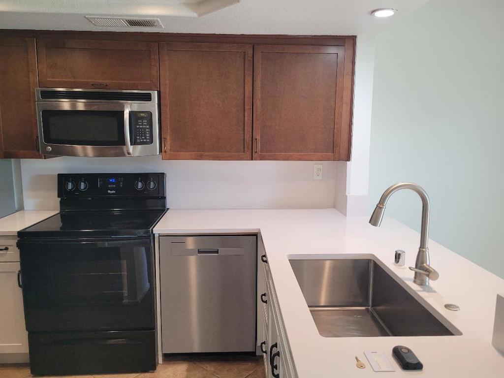 Residential Lease for rent at 78149 Indigo Drive, La Quinta CA featuring 1 bed and 3 baths