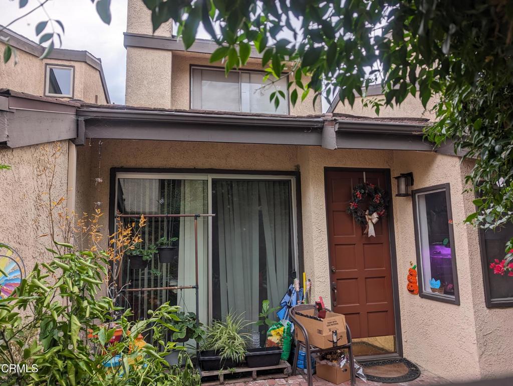 Residential Lease for rent at 252 S Marengo Avenue 252, Pasadena CA featuring 3 beds and 3 baths