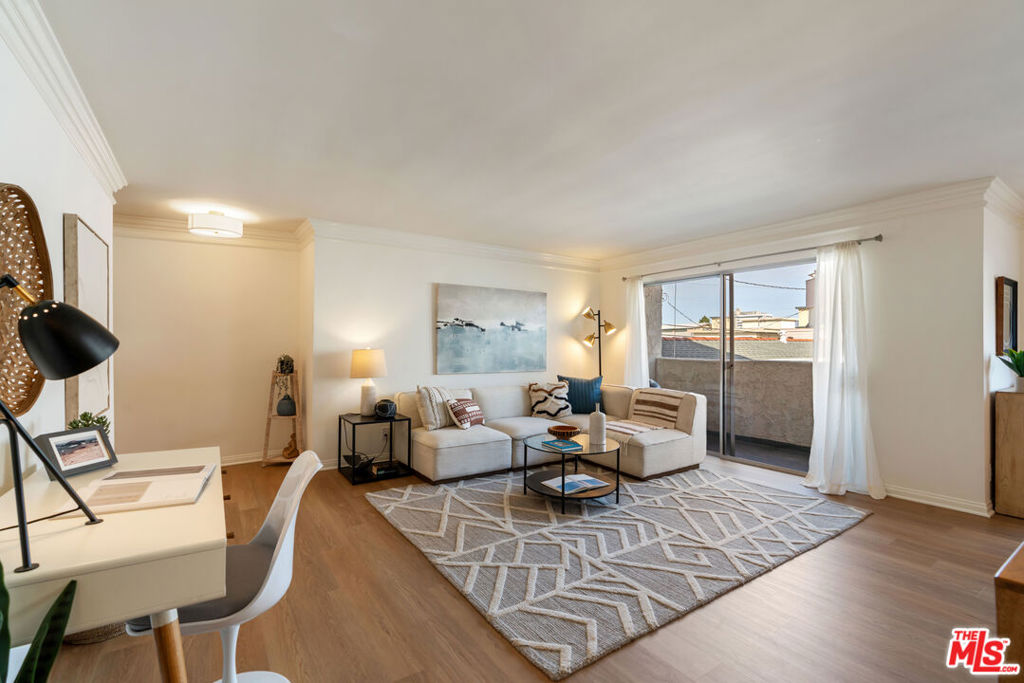 Residential for sale at 1021 12th Street 203, Santa Monica CA featuring 1 bed and 1 bath