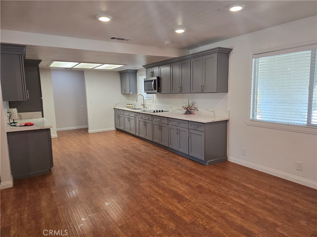 Residential Lease for rent at 7215 Lyons 3, Hesperia CA featuring 3 beds and 2 baths