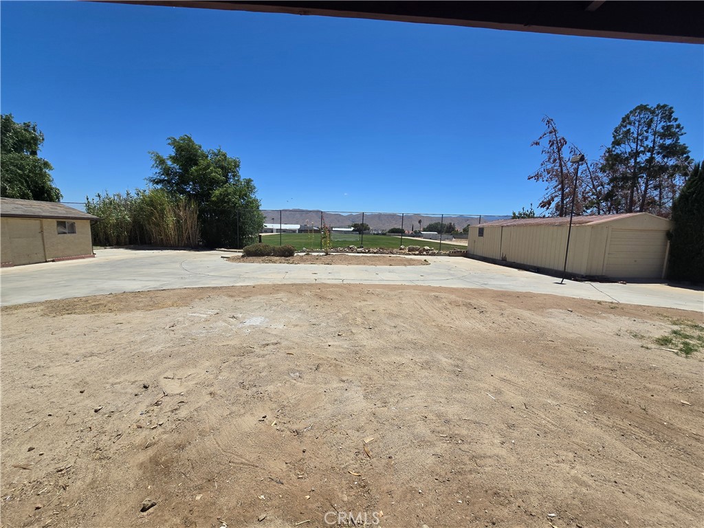 Residential Lease for rent at 7215 Lyons 2, Hesperia CA featuring 2 beds and 1 bath