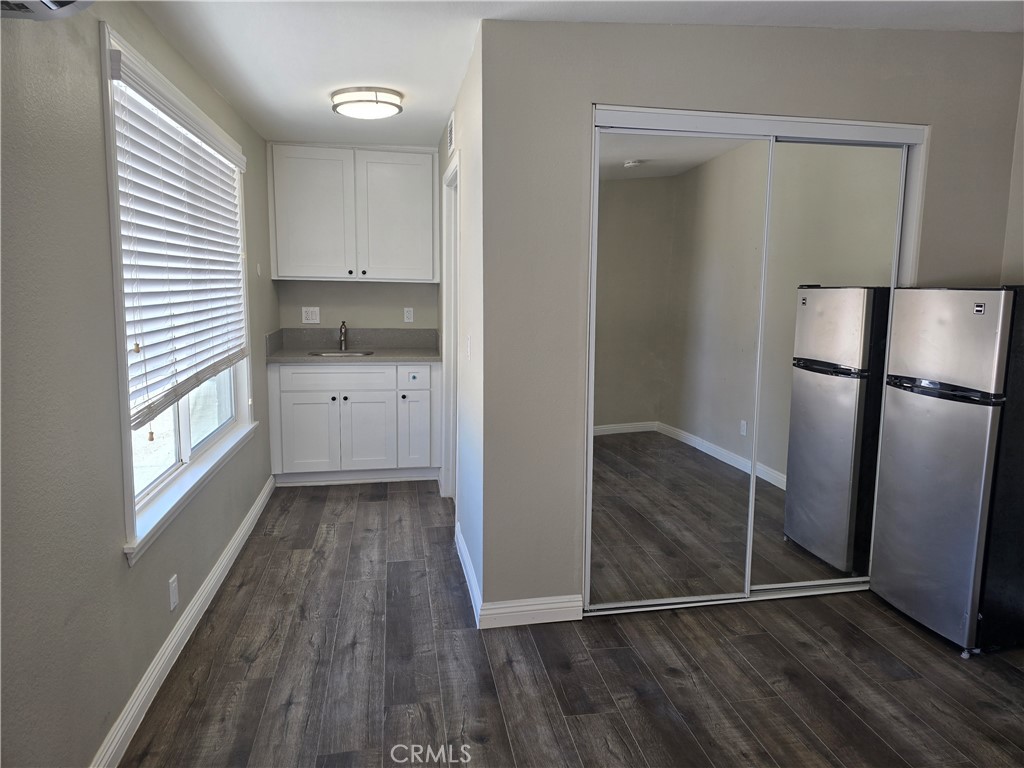 Residential Lease for rent at 7215 Lyons 1, Hesperia CA featuring 1 bed and 1 bath