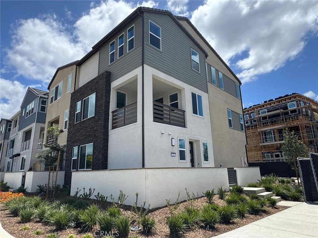 Residential Lease for rent at 100 Harrier, Irvine CA featuring 4 beds and 4 baths