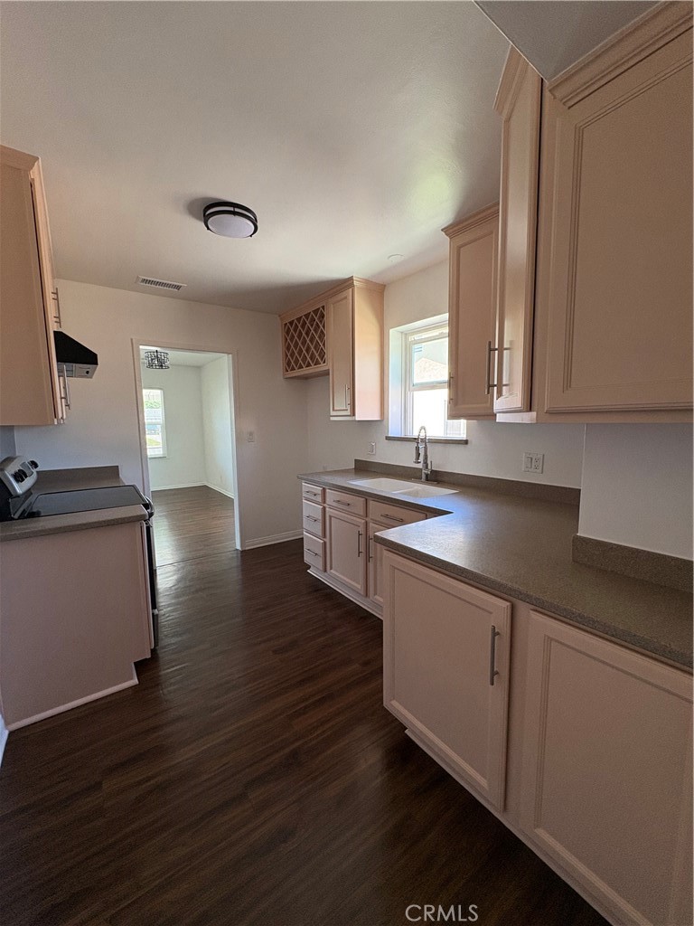 Residential Lease for rent at 1543 Mc Comas, Pomona CA featuring 3 beds and 2 baths