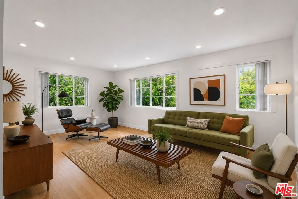 Active for sale at Los Angeles, CA, Los Angeles, CA CA and 1 bath