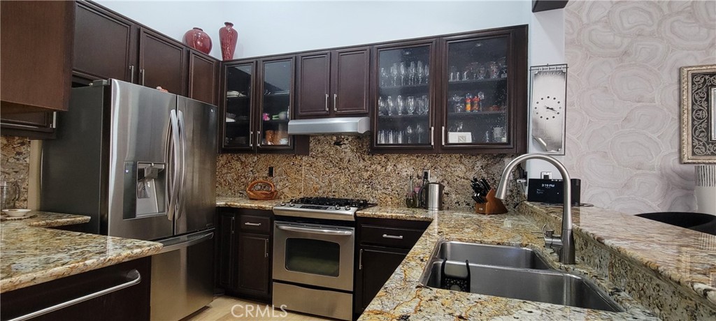 Residential Lease for rent at 17 Destiny Way, Aliso Viejo CA featuring 2 beds and 2 baths
