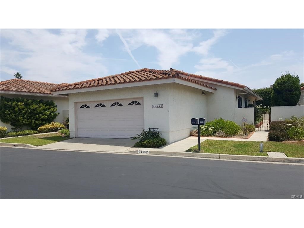 Residential Lease for rent at 31342 Paseo Del Sol, Laguna Niguel CA featuring 2 beds and 2 baths