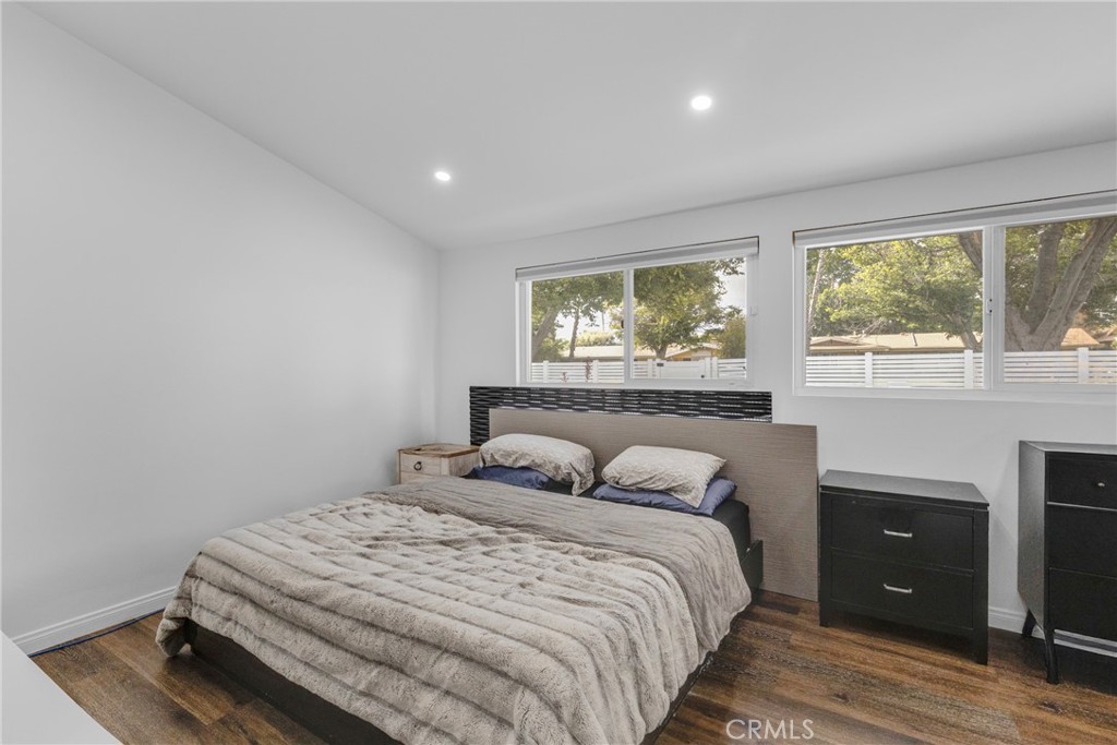 Residential for sale at 20540 Oxnard Street, Woodland Hills CA featuring 3 beds and 2 baths