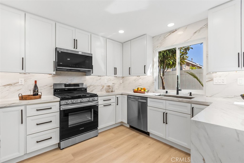 Residential Lease for rent at 5 Chatri Circle, Lake Forest, Orange County CA featuring 4 beds and 3 baths