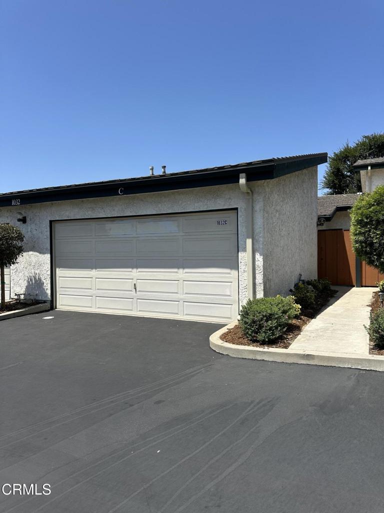 Residential Lease for rent at 1032 Royal Oaks C, Monrovia CA featuring 3 beds and 2 baths