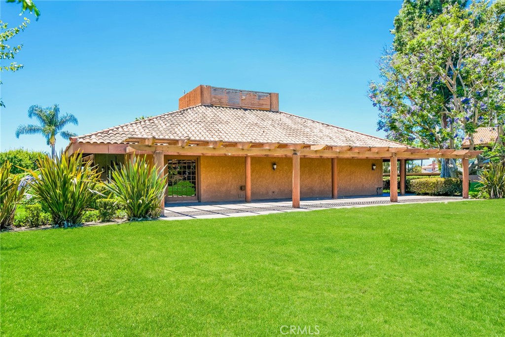 Residential Lease for rent at 6600 Warner Ave 56, Huntington Beach CA featuring 1 bed and 1 bath