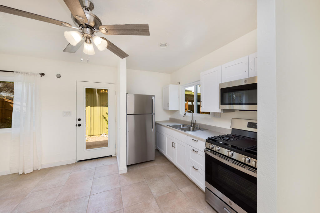 Residential Lease for rent at 38501 Bel Air Drive, Cathedral City CA featuring 1 bed and 1 bath