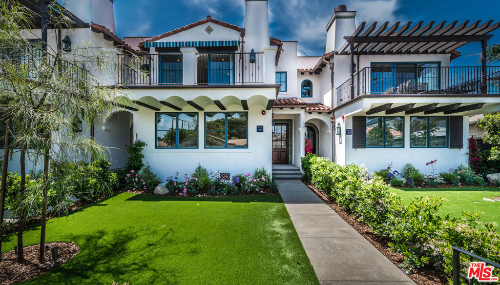Residential Lease for rent at 812 S Catalina Avenue B, Redondo Beach CA featuring 4 beds and 3 baths