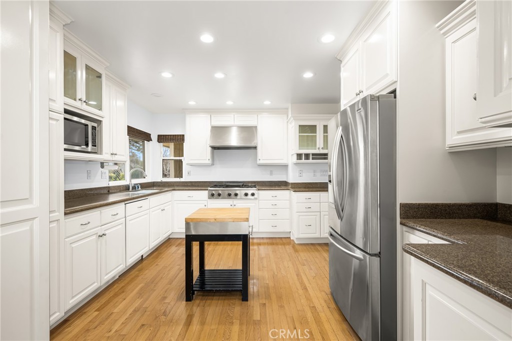 Residential Lease for rent at 12791 Brittany Woods Drive, North Tustin CA featuring 3 beds and 3 baths