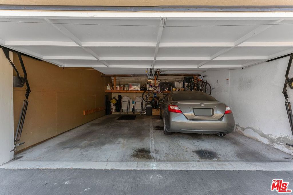 Residential for sale at 2002 4th Street 102, Santa Monica CA featuring 2 beds and 2 baths