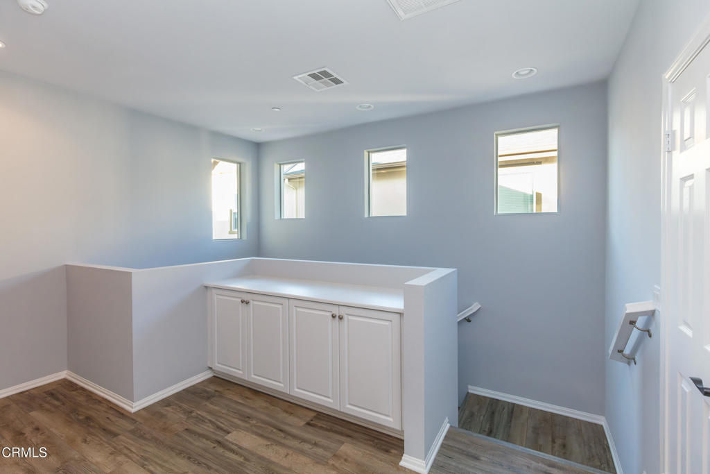Residential Lease for rent at 1768 Impatiens Place, Ventura, Ventura County CA featuring 3 beds and 3 baths