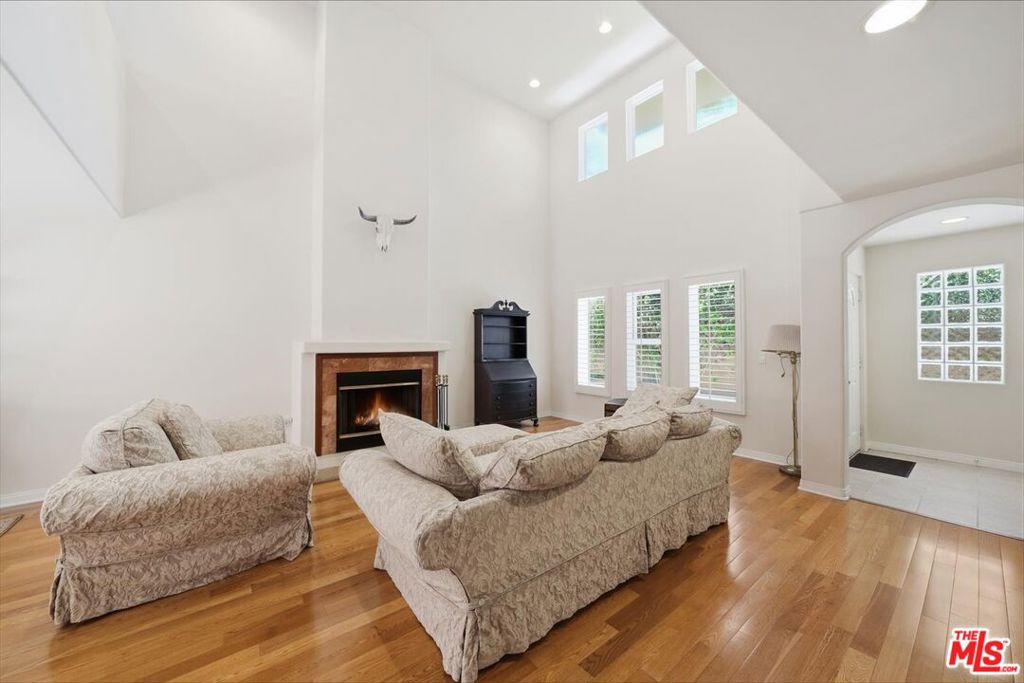 Residential for sale at 1043 11th Street 3, Santa Monica CA featuring 2 beds and 3 baths