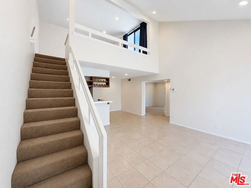 Residential Lease for rent at 1158 Tivoli Lane 180, Simi Valley CA featuring 3 beds and 2 baths