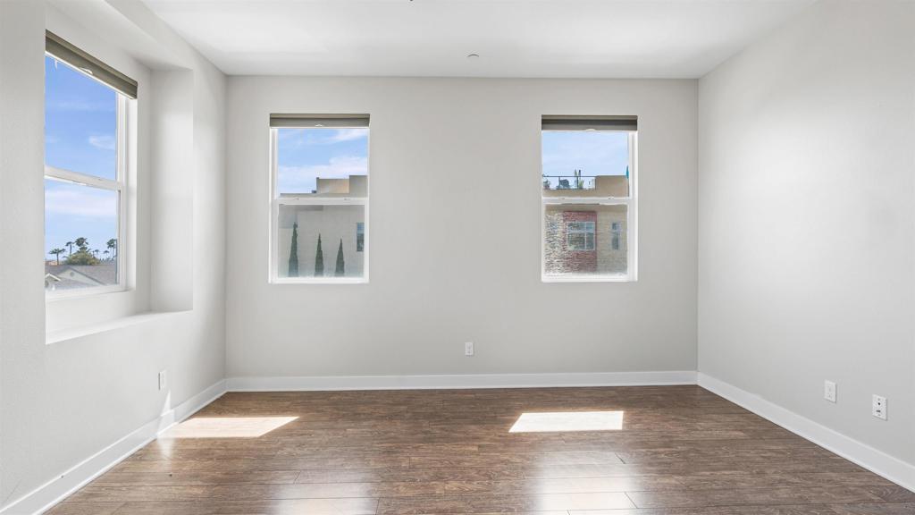 Residential Lease for rent at 438 S Cleveland St 108, Oceanside CA featuring 3 beds and 3 baths