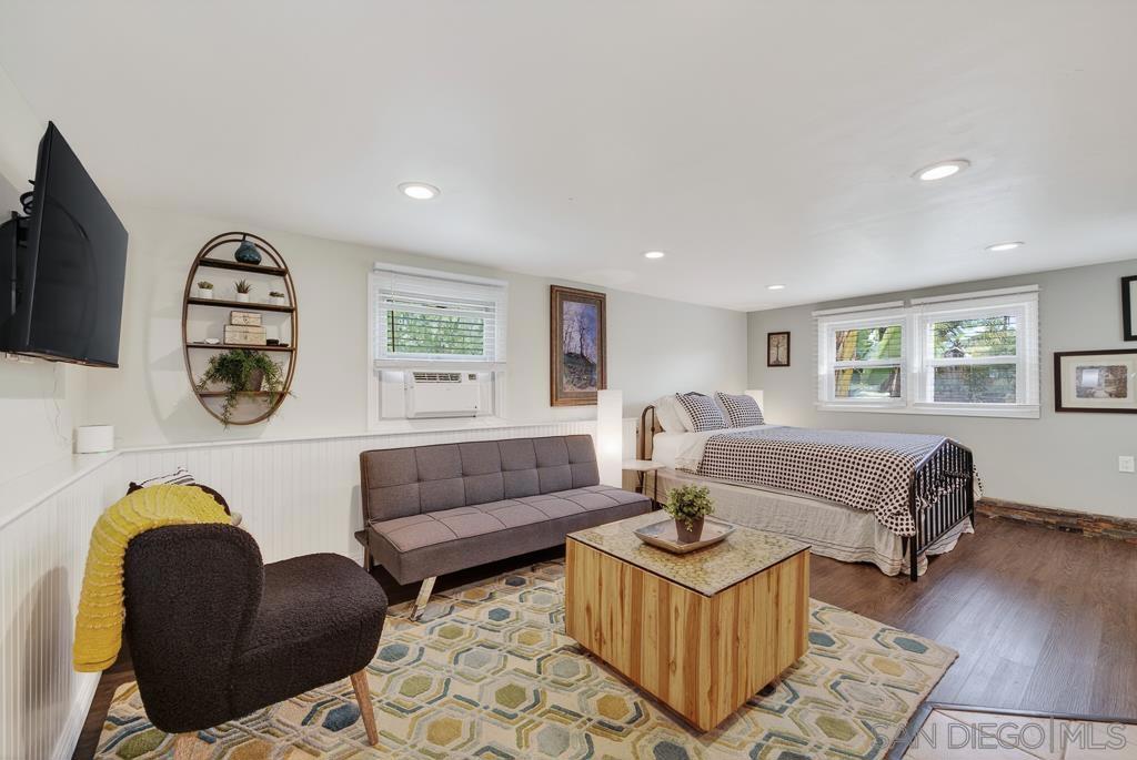 Residential Lease for rent at 5438 Gilbert Dr Unit C, San Diego CA and 1 bath